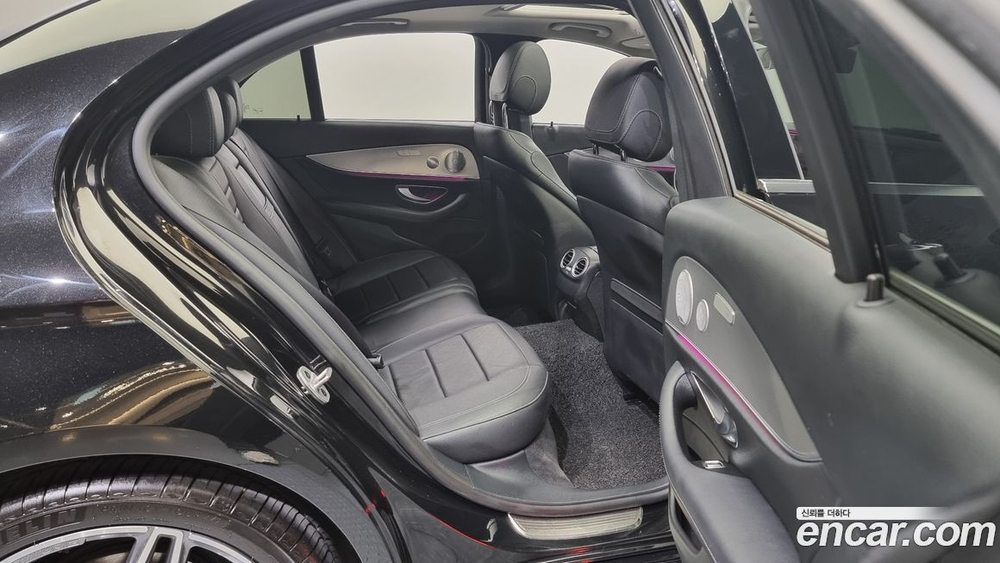 Mercedes-Benz E-Class W213 E300 AMG Line (09.2019)