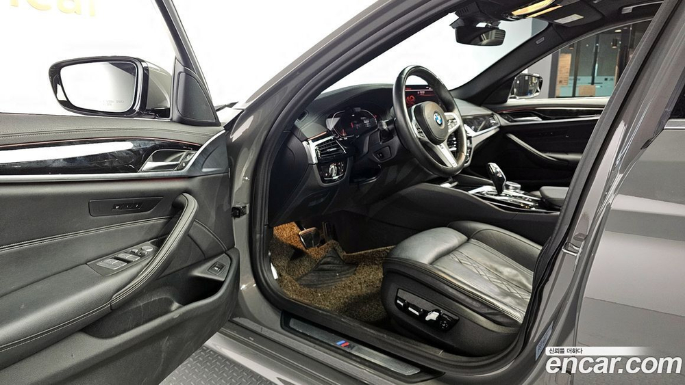BMW 5 Series (G30) 523d M Sports (11.2020)