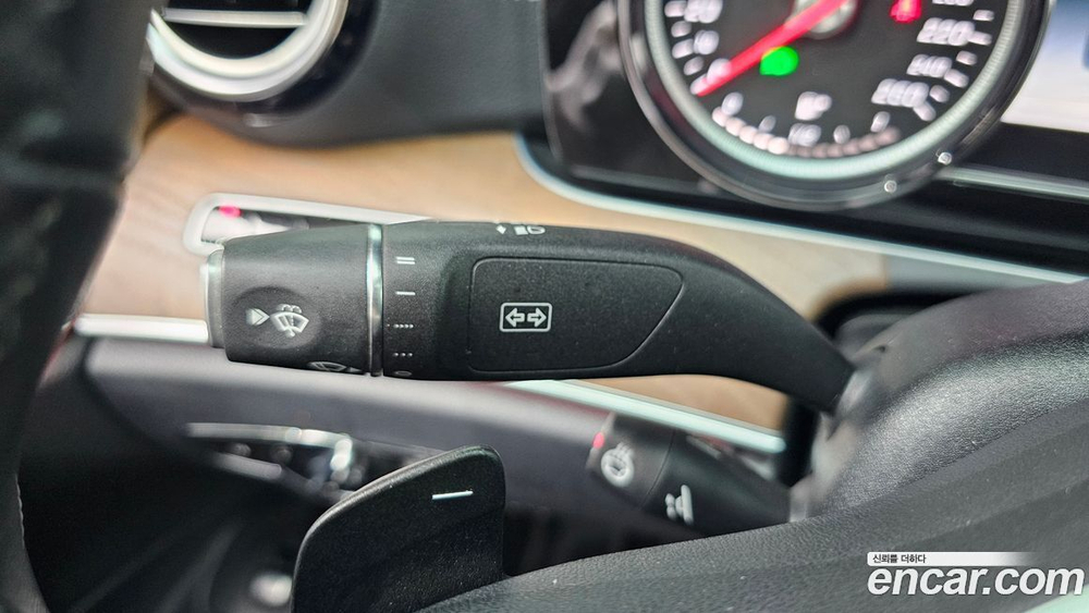 Mercedes-Benz E-Class W213 E220d 4MATIC Exclusive (10.2019)