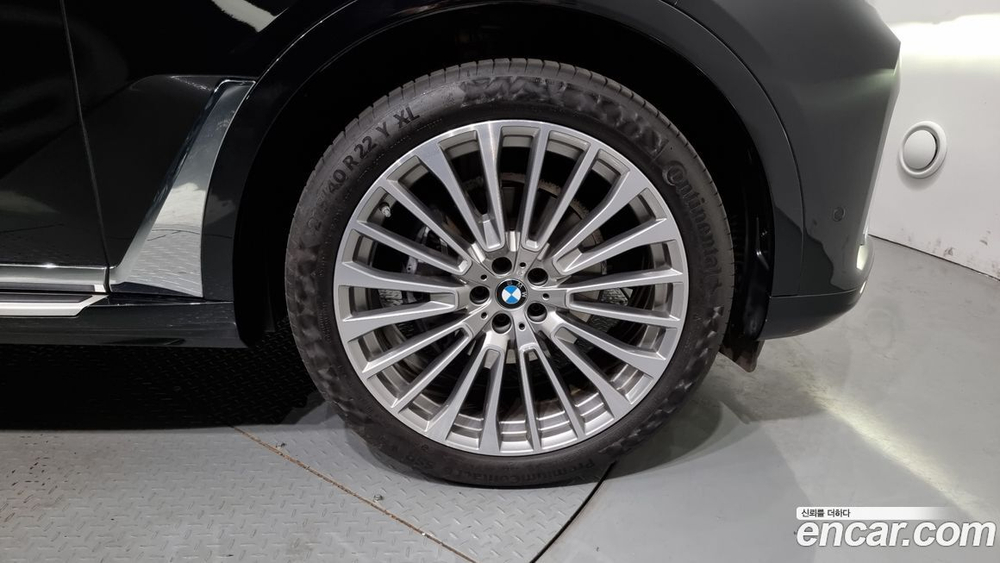 BMW X7 (G07) xDrive 40i Design Pure Excellence 7-и местный (01.2022)