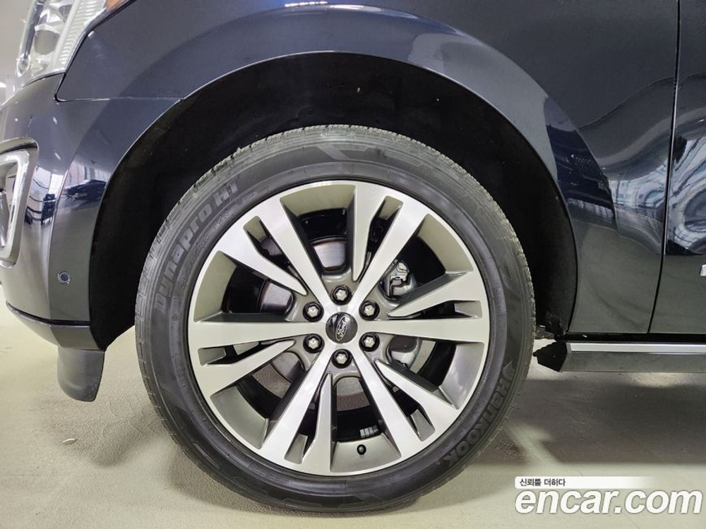 Ford Expedition Platinum 4WD (04.2021)