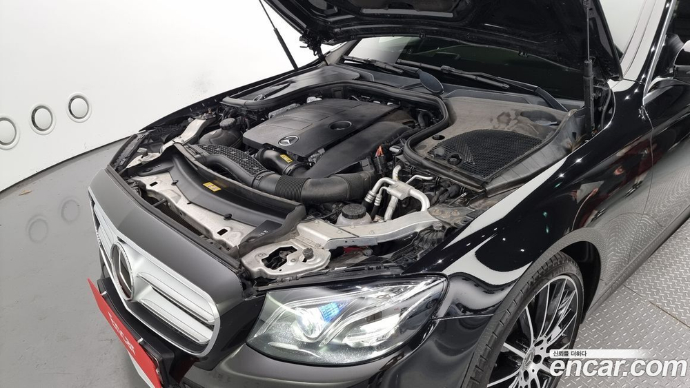 Mercedes-Benz E-Class W213 E350 4MATIC AMG Line (10.2019)