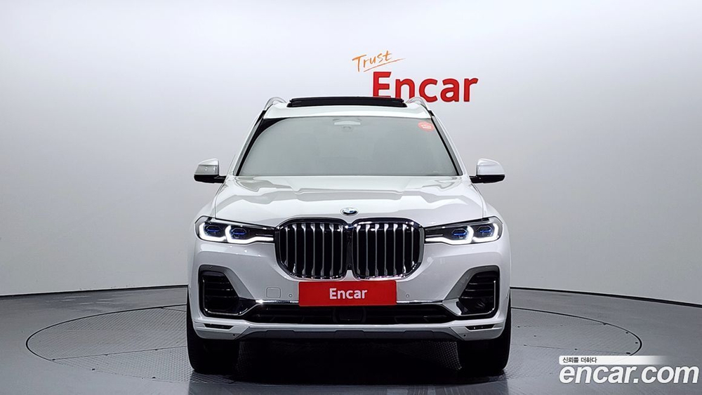 BMW X7 (G07) xDrive 40d Design Pure Excellence 6-и местный (08.2022)