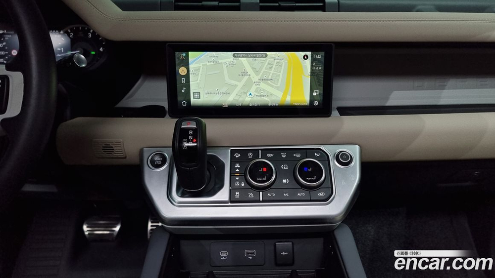Land Rover Defender (L663) 110 D250 SE (09.2022)