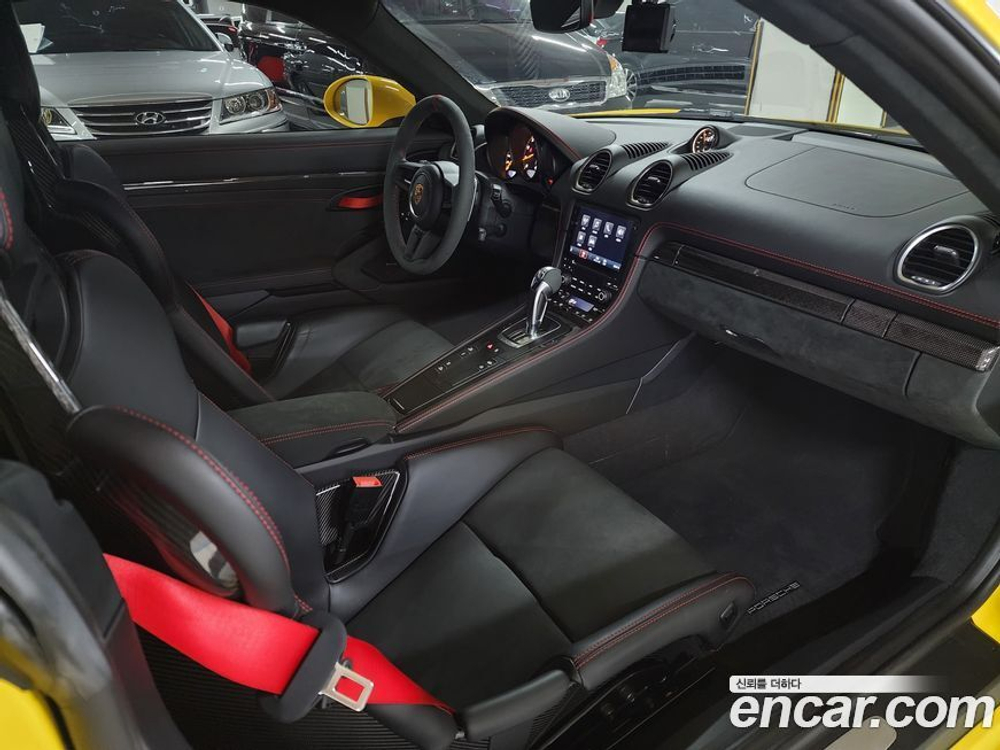 Porsche 718 Cayman 4.0 GT4 (12.2022)