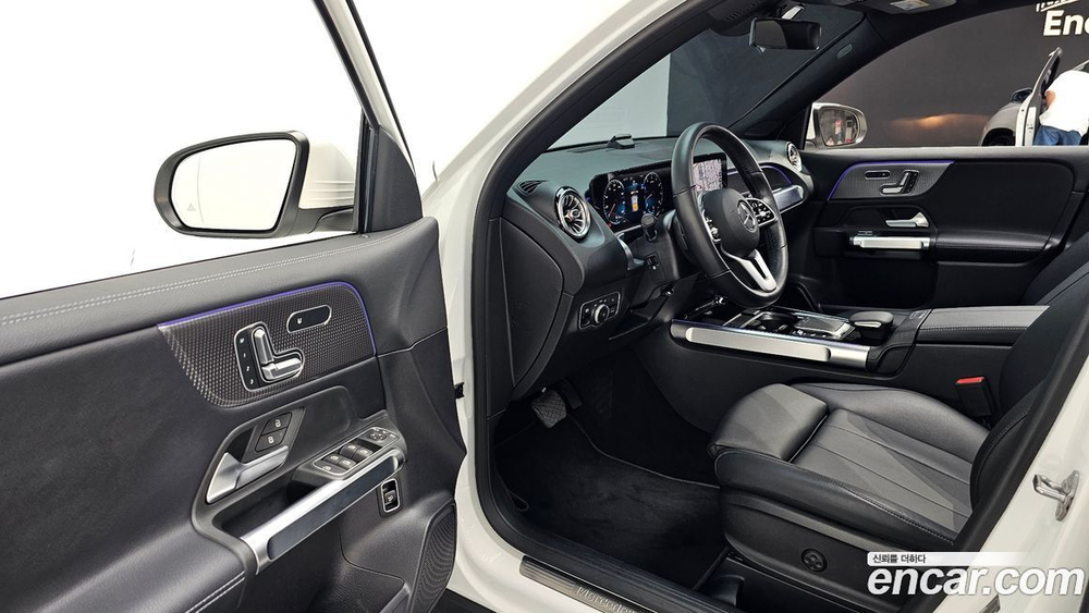 Mercedes-Benz GLB-Class X247 GLB220 (06.2021)
