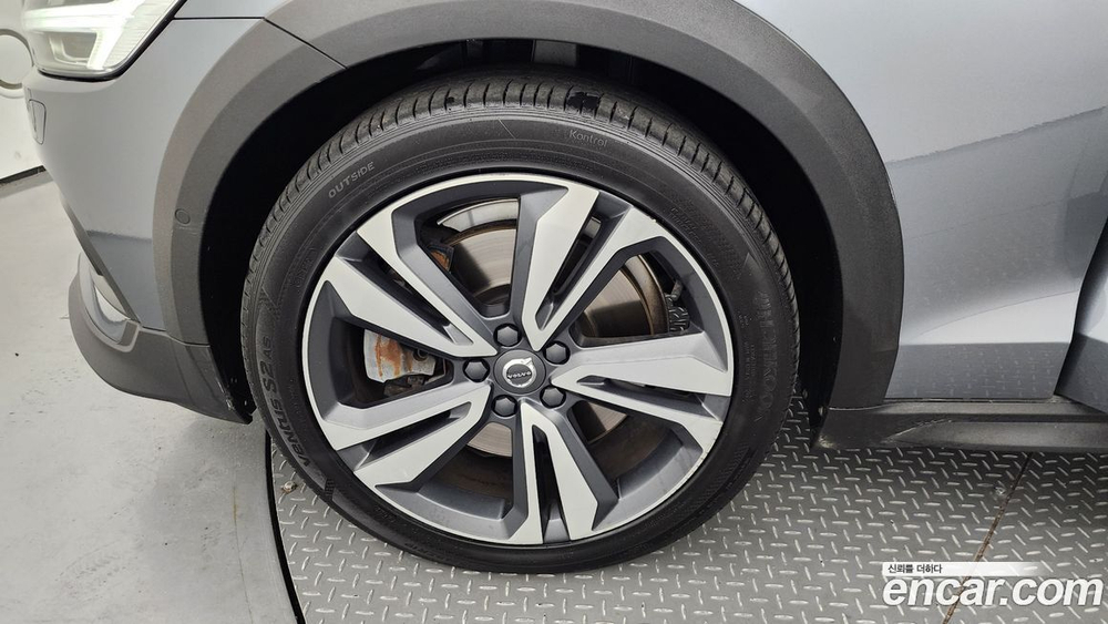 Volvo V60 Cross Country 2 Generation B5 Pro AWD (09.2021)