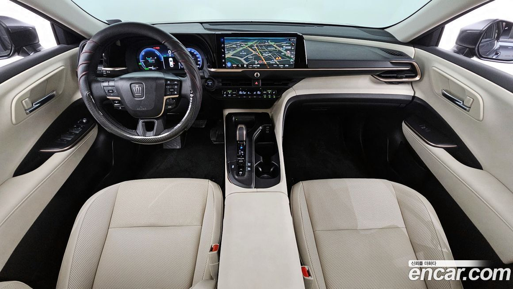 Toyota Crown Crossover 2.5 4WD Hybrid (08.2023)