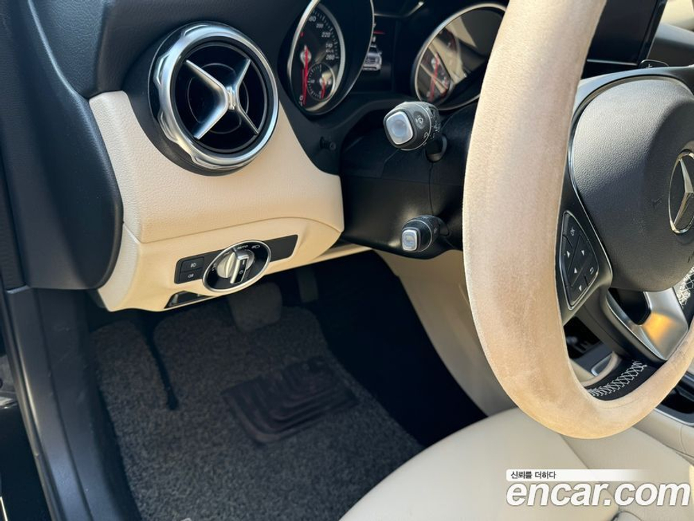 Mercedes-Benz GLA-Class X156 GLA220 Premium (08.2019)