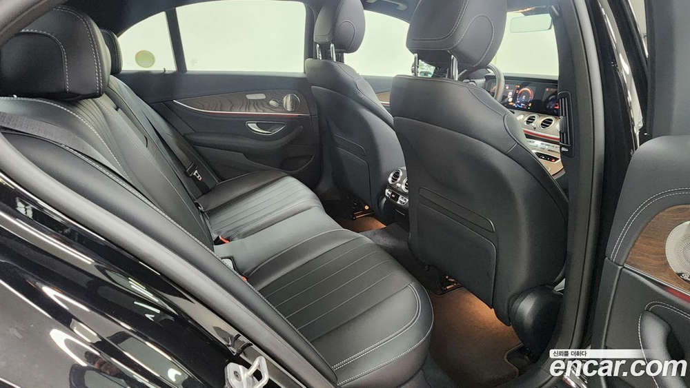 Mercedes-Benz E-Class W213 E300e 4MATIC Exclusive (12.2022)