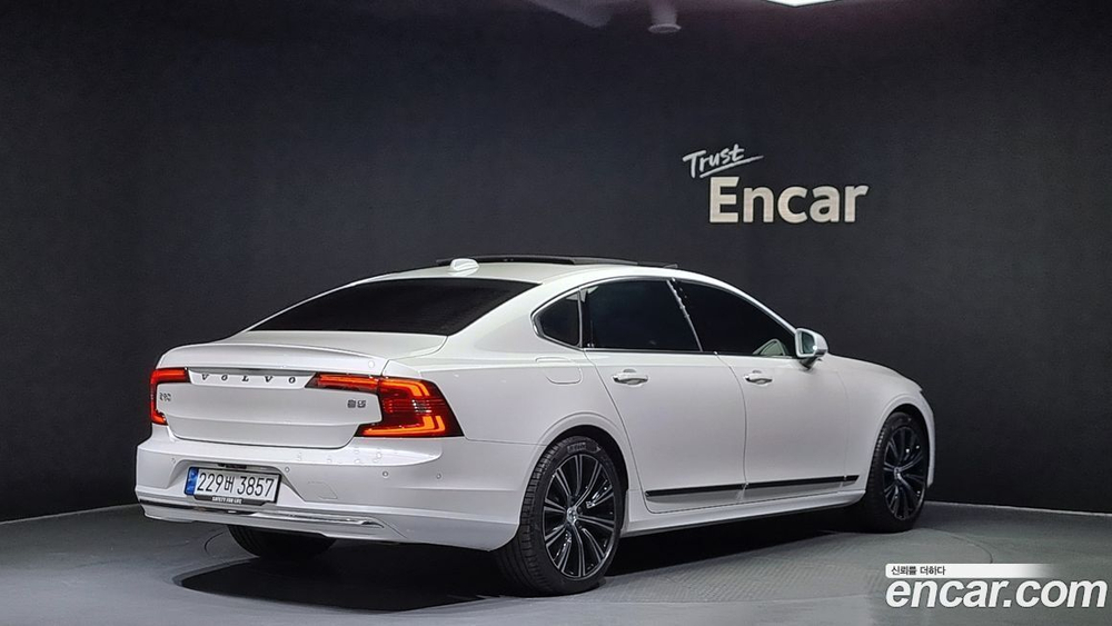 Volvo S90 B5 Ultimate Bright (06.2023)