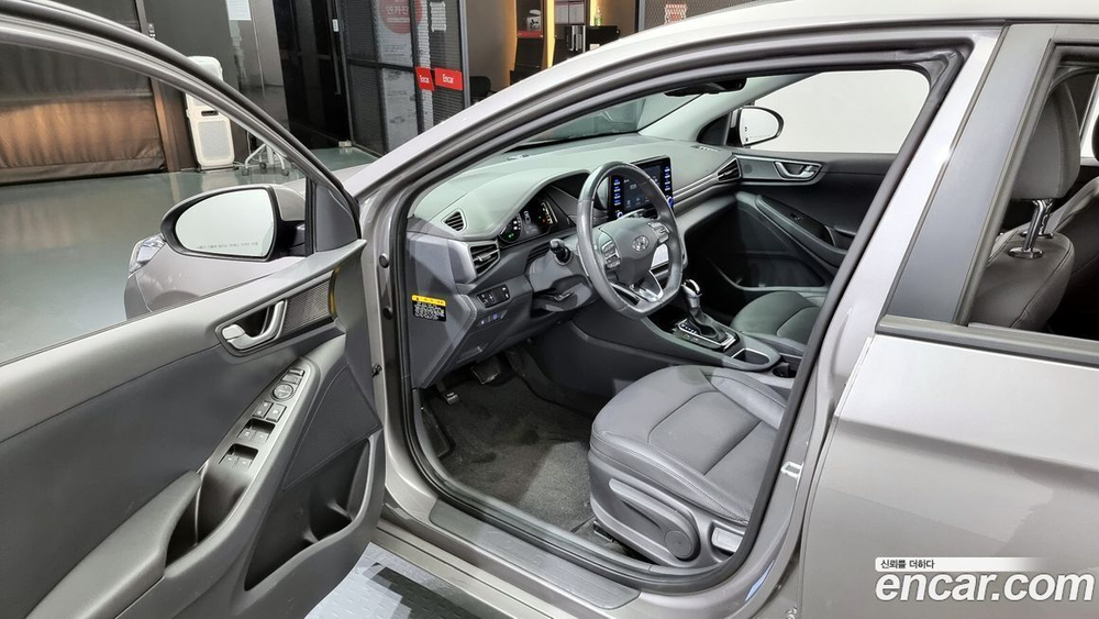 Hyundai The New Ionic Hybrid 1.6 HEV (09.2019)