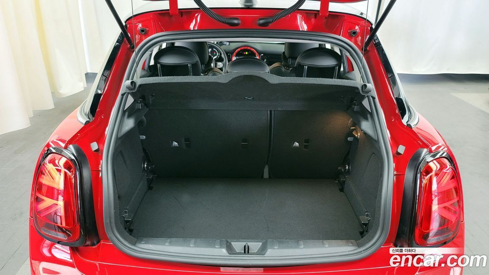 Mini Cooper S 5 дверей Classic (03.2022)