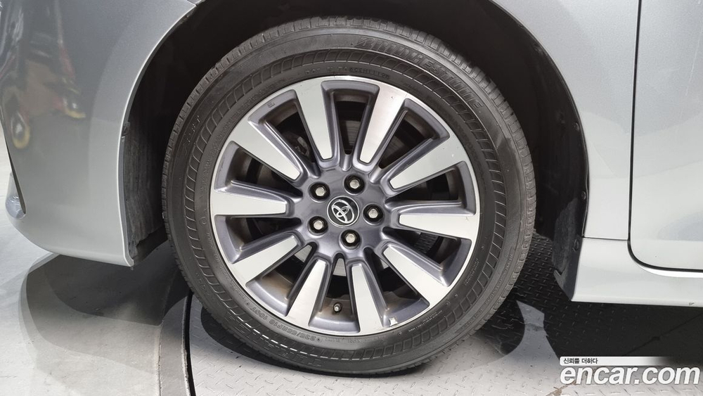 Toyota Sienna 3.5 AWD (12.2019)