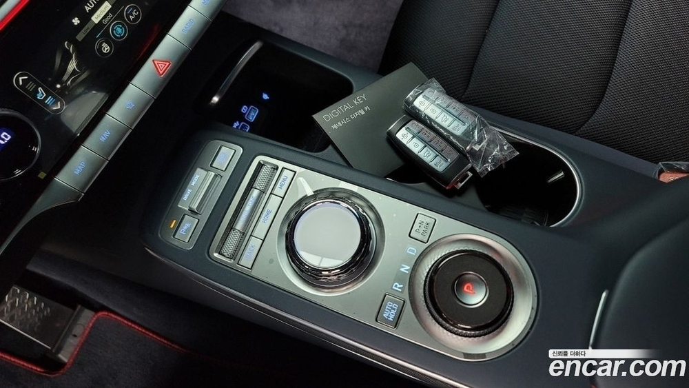 Genesis GV70 2.5T Бензин 2WD (12.2023)