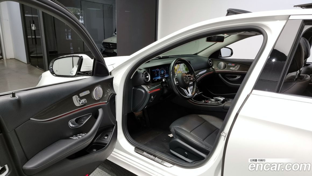 Mercedes-Benz E-Class W213 E300 4MATIC AMG Line (08.2020)
