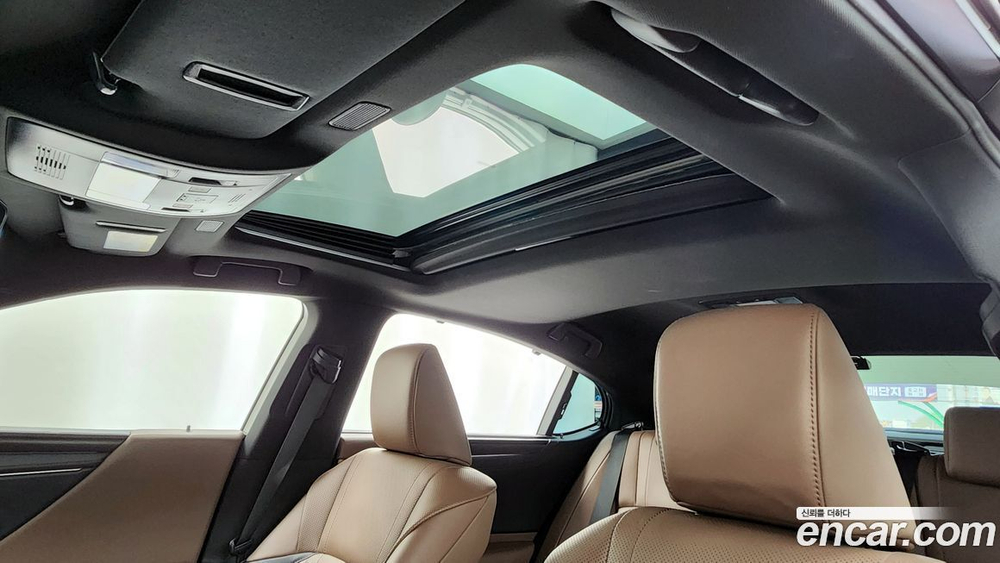 Lexus ES300h 7 Generation Executive (10.2022)