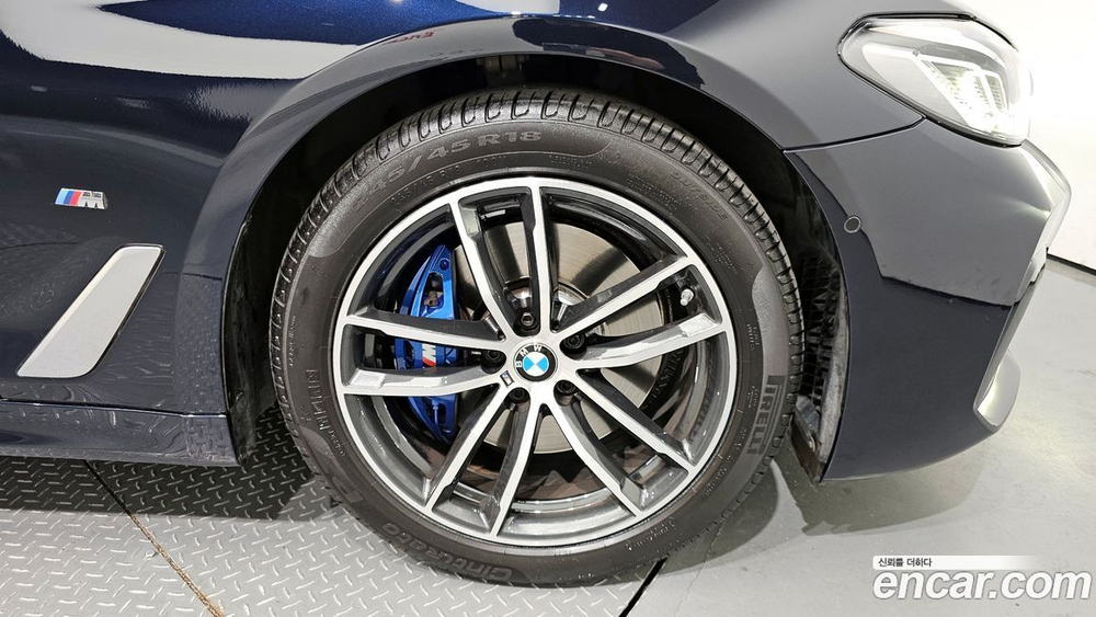 BMW 5 Series (G30) 520i M Sports (10.2021)