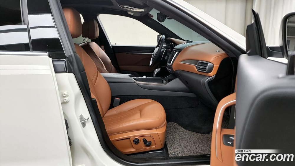 Maserati Levante 3.0 Дизель AWD (08.2019)