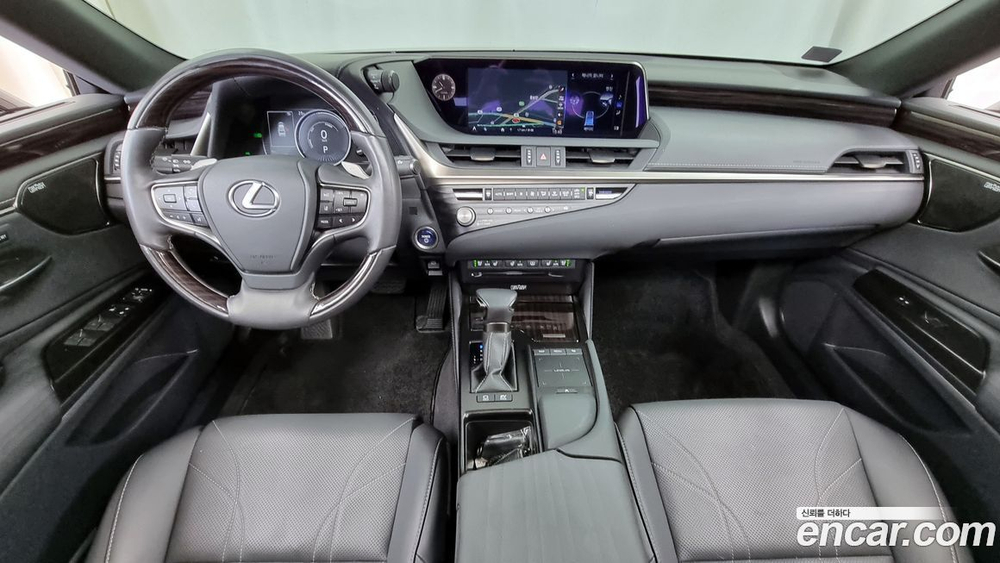 Lexus ES300h 7 Generation Executive (03.2021)