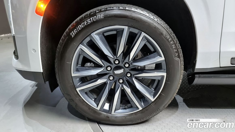 Cadillac Escalade 5 Generation 6.2 (12.2021)