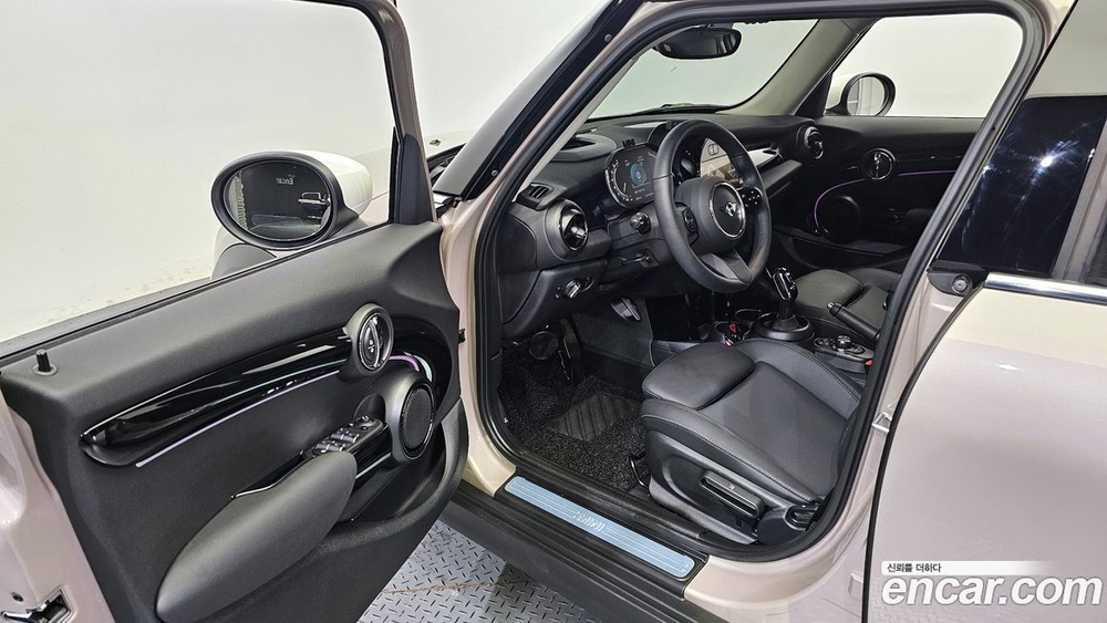 Mini Cooper 5 даерей Classic (09.2023)