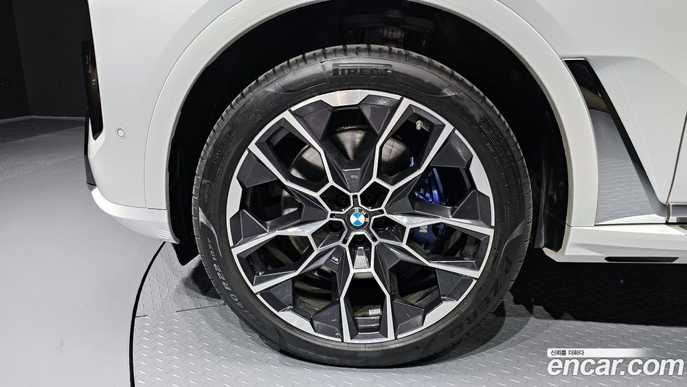 BMW X7 (G07) xDrive 40i M Sports 6-и местный (10.2023)