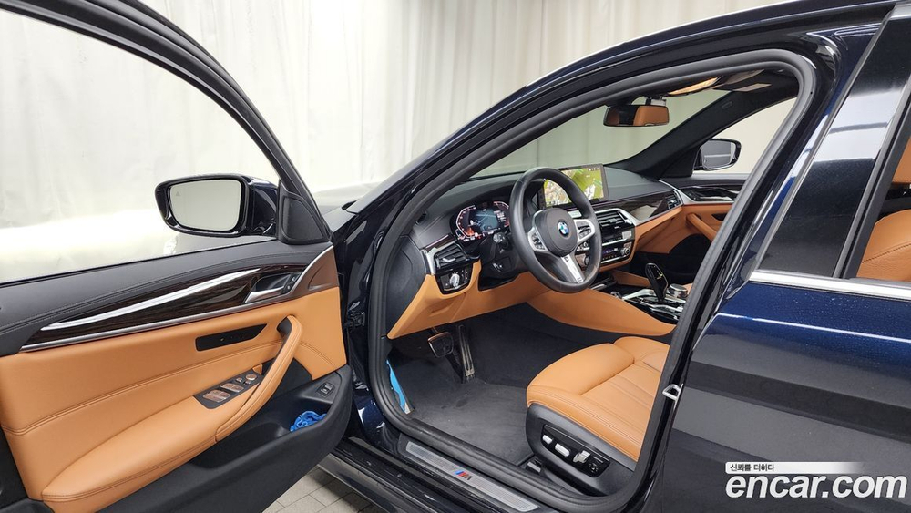 BMW 5 Series (G30) 520i M Sports (11.2021)