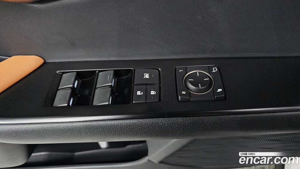 Lexus UX250h 2.0 2WD (12.2019)