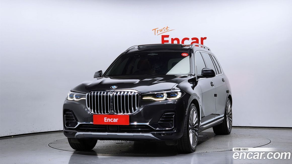 BMW X7 (G07) xDrive 40i Design Pure Excellence 6-и местный (06.2022)