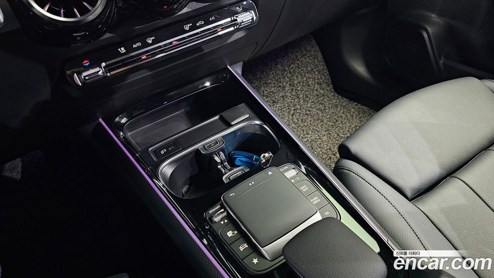 Mercedes-Benz GLB-Class X247 GLB200 d (08.2021)