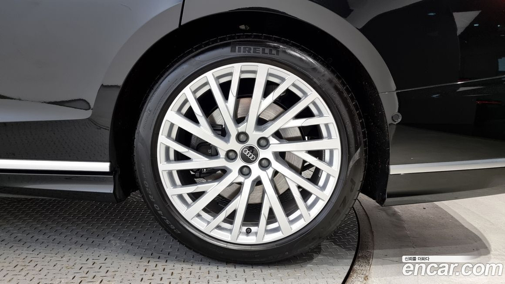 Audi A8 (D5) 55 TFSI Quattro LWB (12.2021)