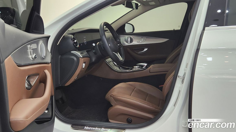 Mercedes-Benz E-Class W213 E300 4MATIC AMG Line (10.2020)