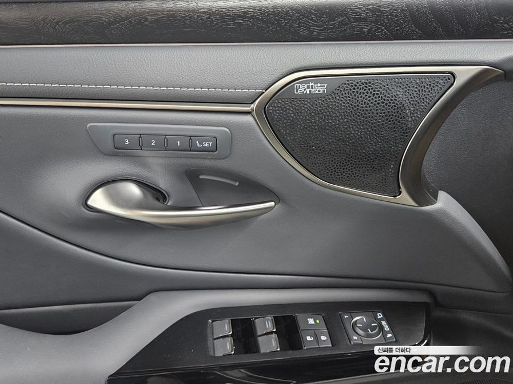 Lexus ES300h 7 Generation Executive (03.2023)