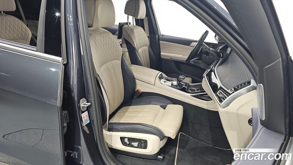 BMW X7 (G07) M50i 6-и местный (05.2021)