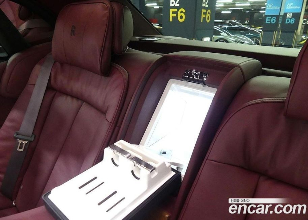 Rolls-Royce Phantom 6.7 EWB V12 (10.2023)