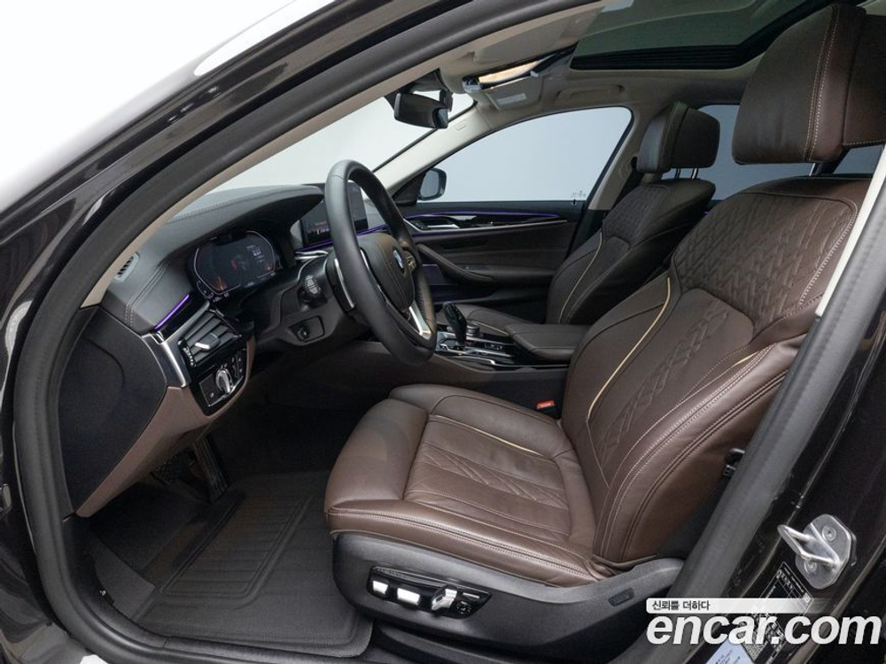 BMW 5 Series (G30) 530i Luxury (04.2021)