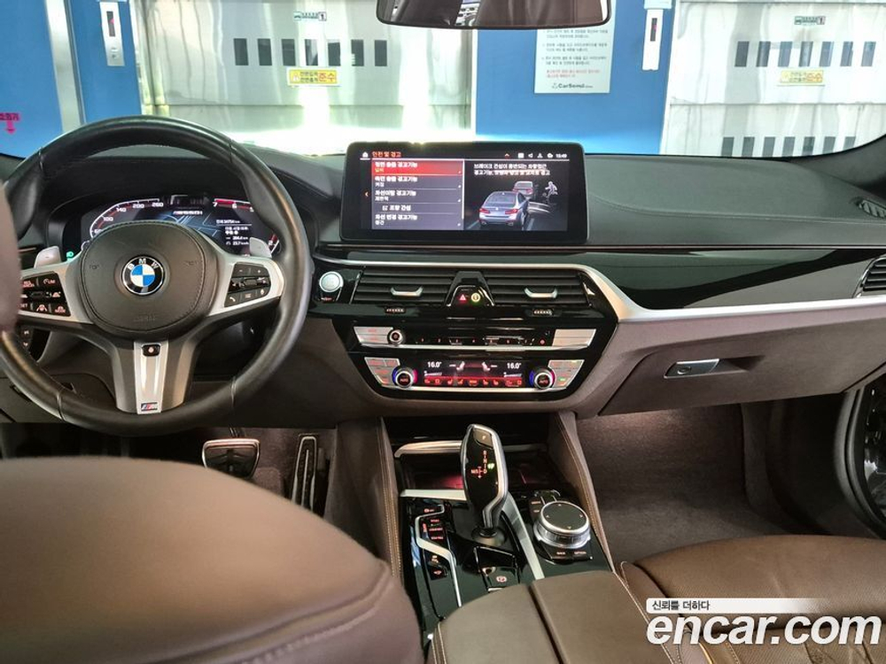 BMW 5 Series (G30) M550i xDrive (08.2021)