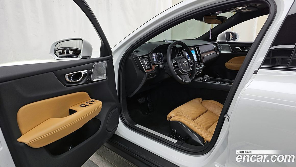 Volvo V60 Cross Country 2 Generation B5 Pro AWD (09.2020)