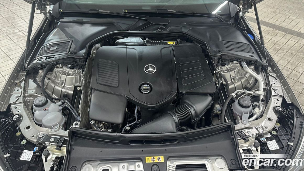 Mercedes-Benz C-Class W206 C300 4MATIC Avangarde (09.2023)