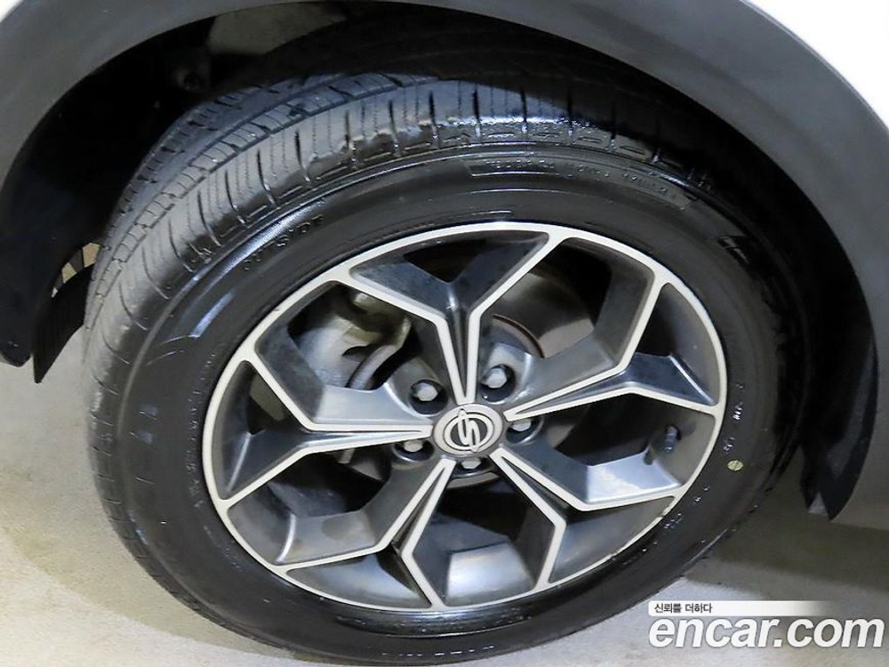 KG Mobility (Ssangyong) Beautiful Korando Бензин 1.5 4WD R-플러스 (10.2020)