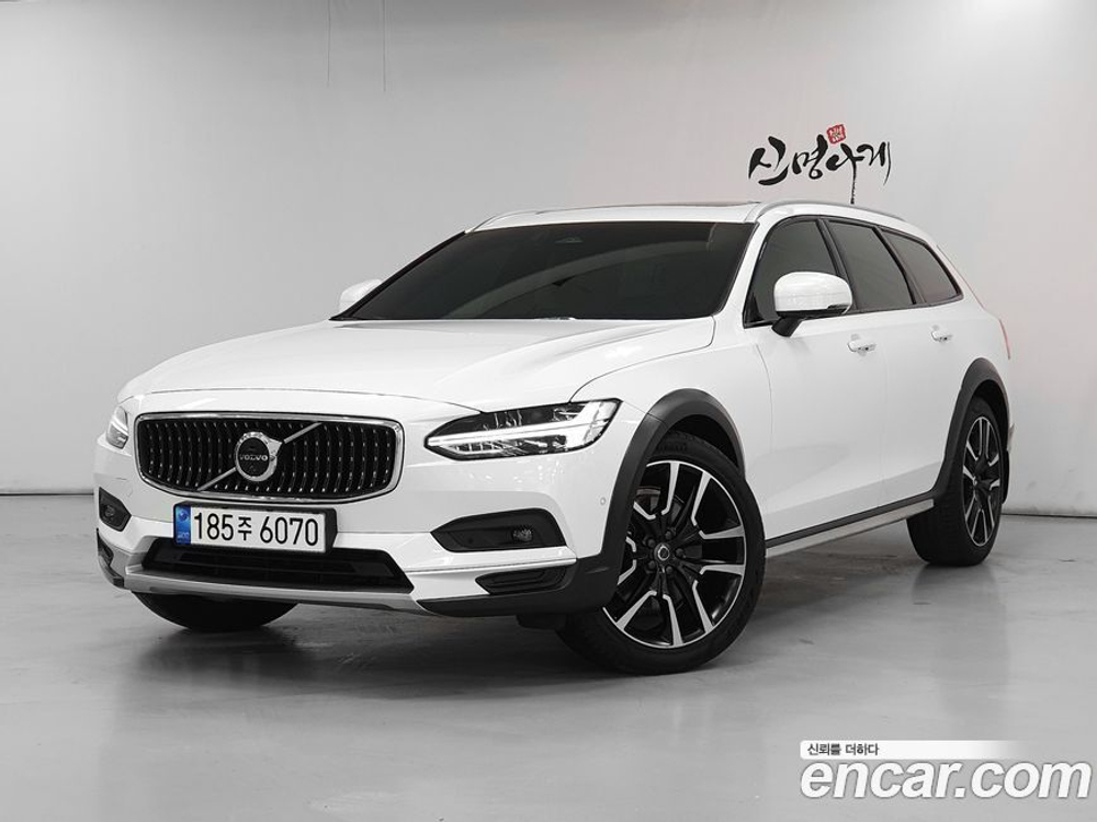 Volvo V90 Cross Country B6 Ultimate AWD (11.2022)