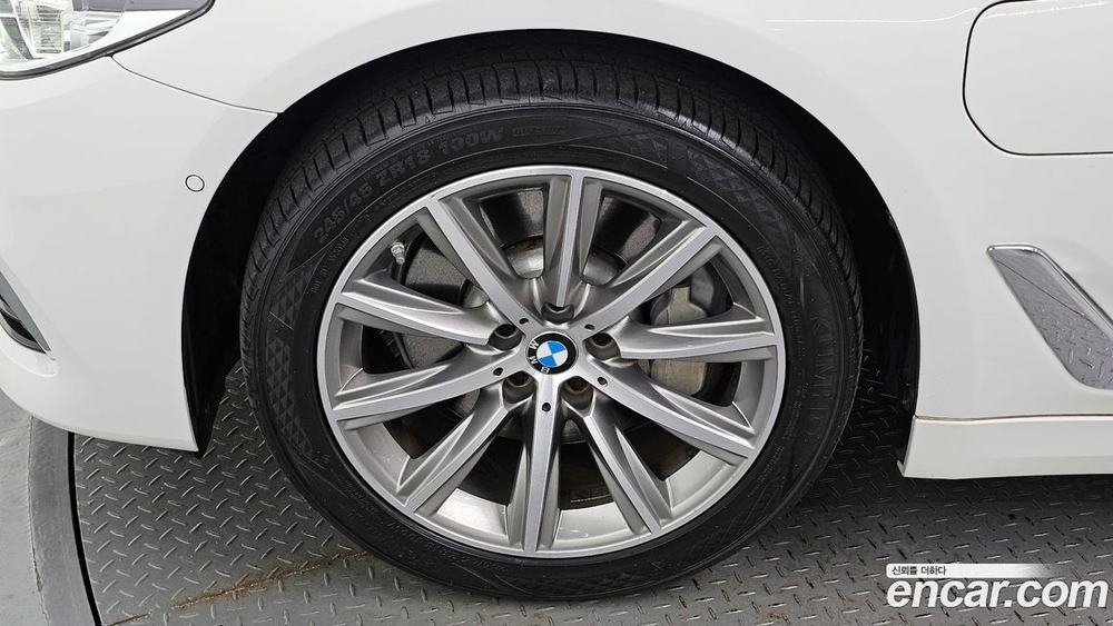 BMW 5 Series (G30) 530e Luxury (02.2020)