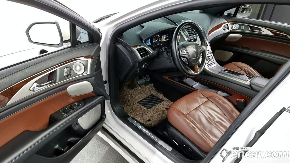 Lincoln New MKZ Hybrid (10.2019)