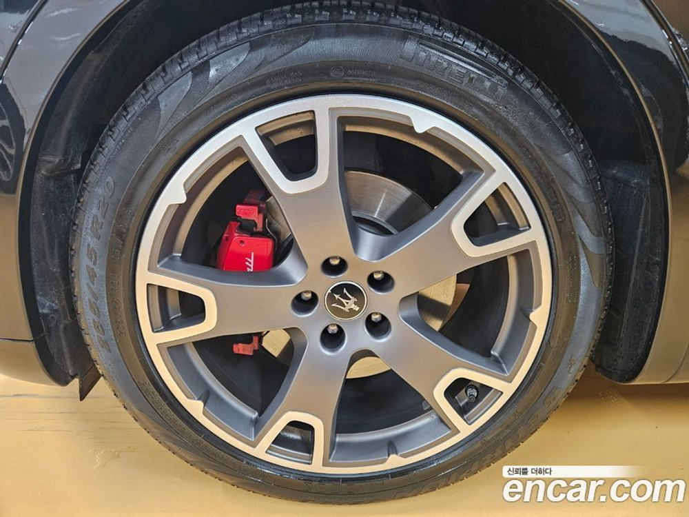 Maserati Levante 3.0 Дизель AWD GranLusso (07.2020)