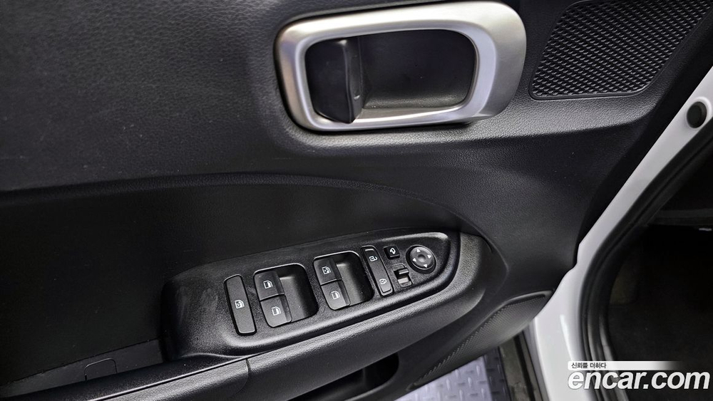 Hyundai Venue 1.6 Modern (06.2020)