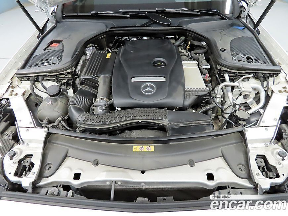 Mercedes-Benz E-Class W213 E250 Avangarde (07.2021)
