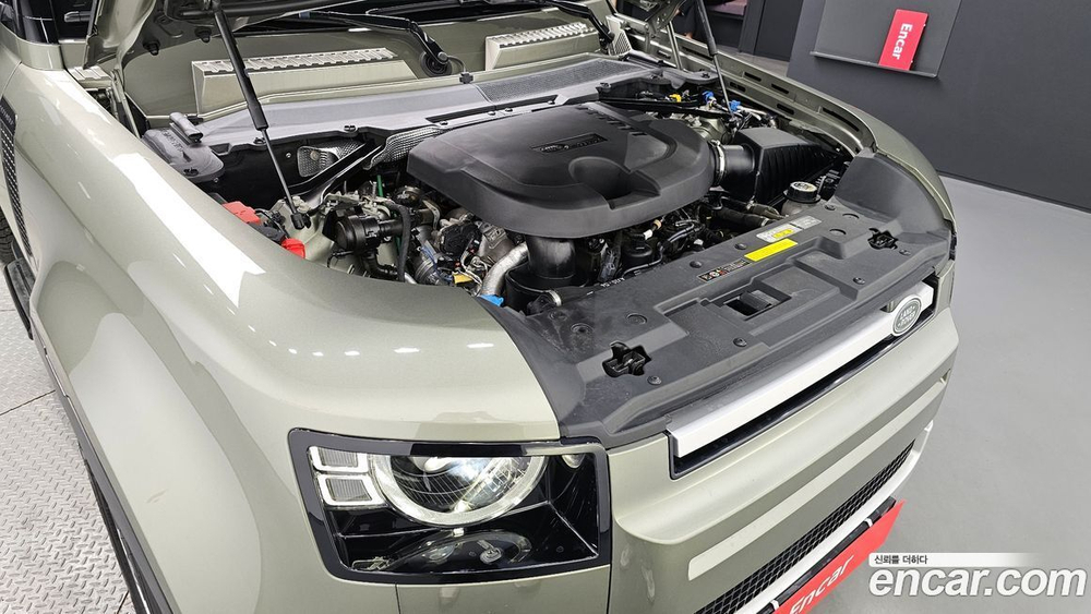Land Rover Defender (L663) 90 D250 SE (06.2021)