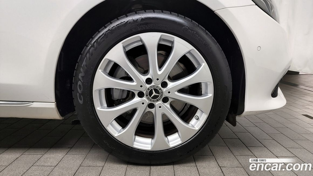 Mercedes-Benz E-Class W213 E220d 4MATIC Exclusive (11.2019)