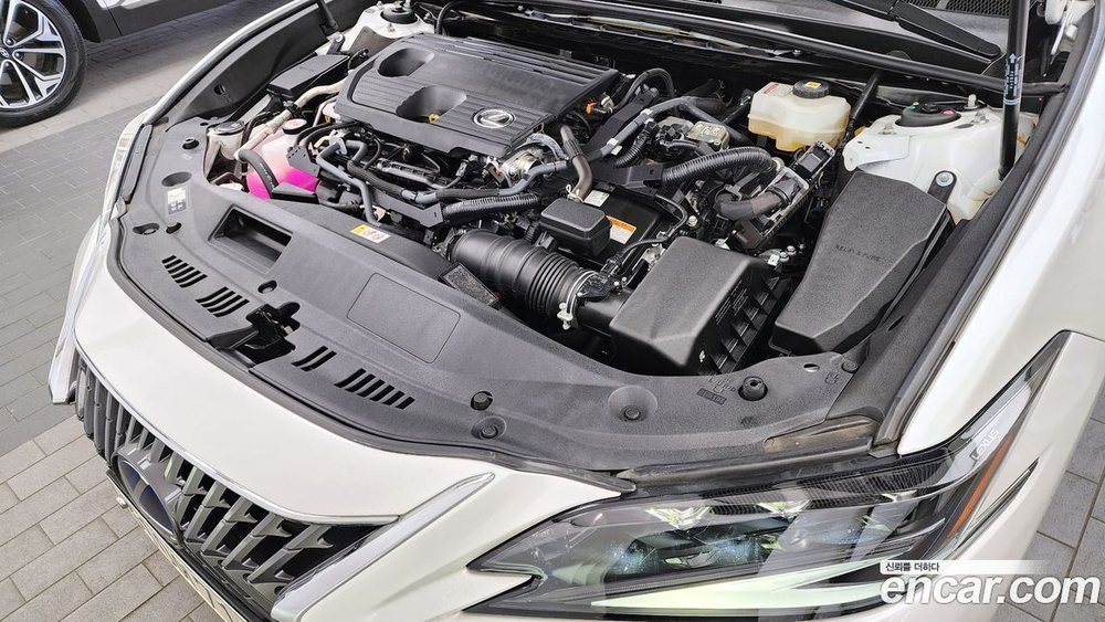Lexus ES300h 7 Generation Executive (01.2022)